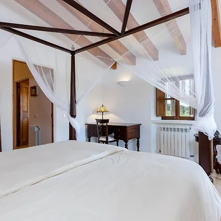 Yourhouse Son Punta *